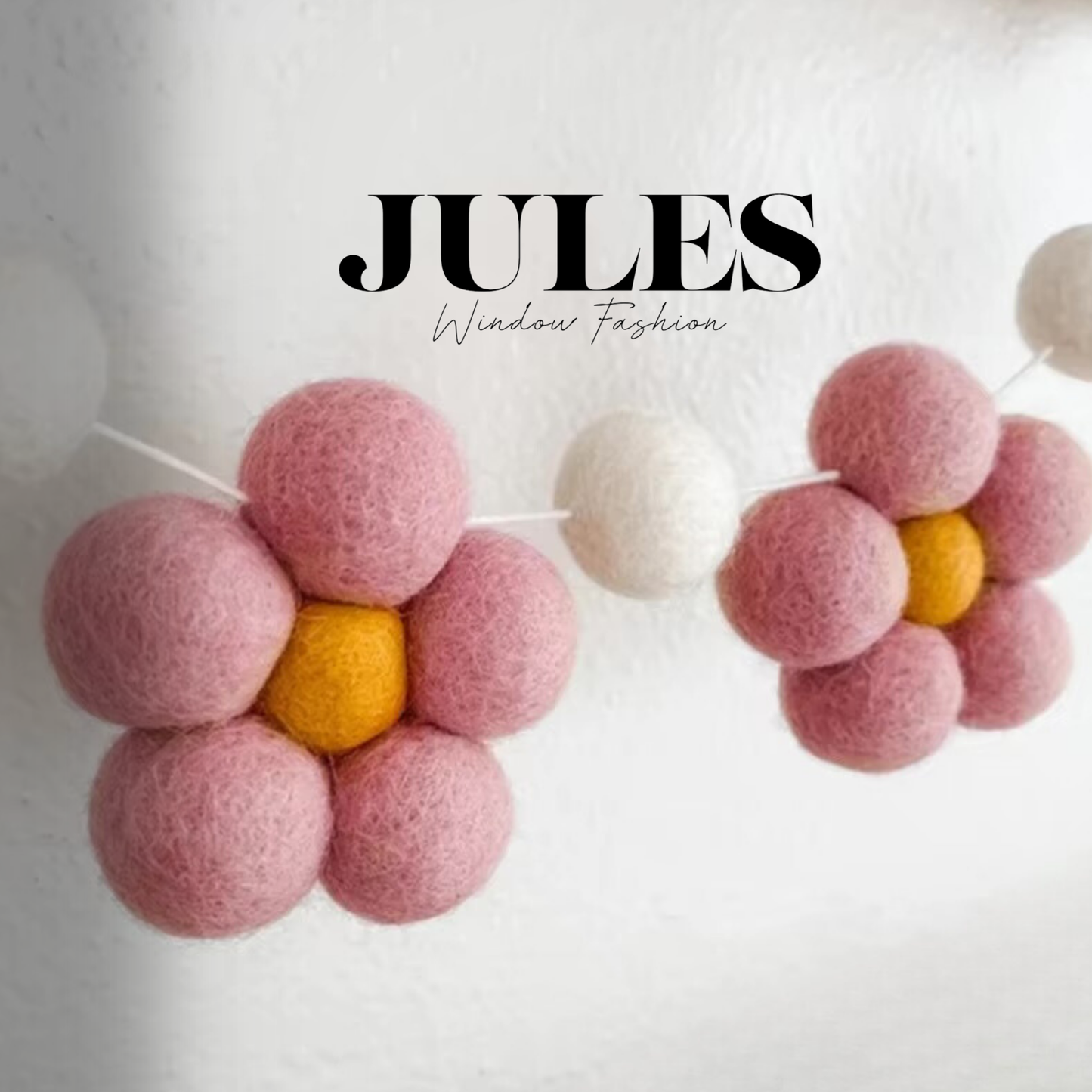 שרשרת פרחים מבד