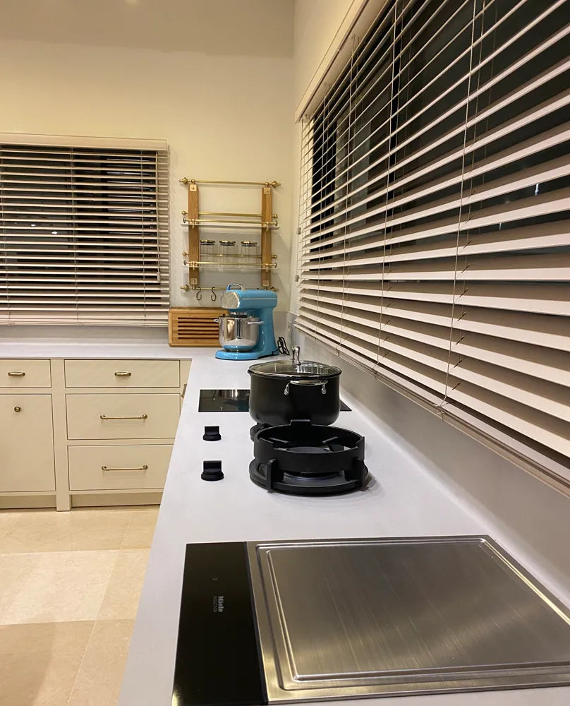 תריס ונציאני 100% עץ טבעי שלבים עבים 5 ס”מ